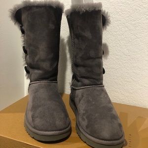 Bailey button-Grey UGG